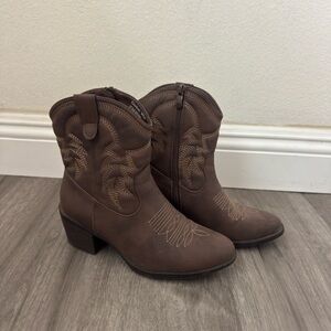 ankle cowboy boots